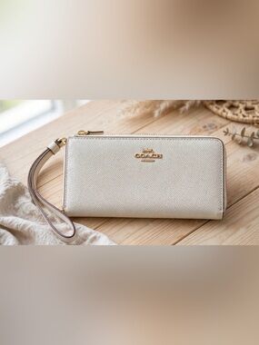 Coach Chalk White Large Corner Zip Wristlet Wallet Gold Hardware